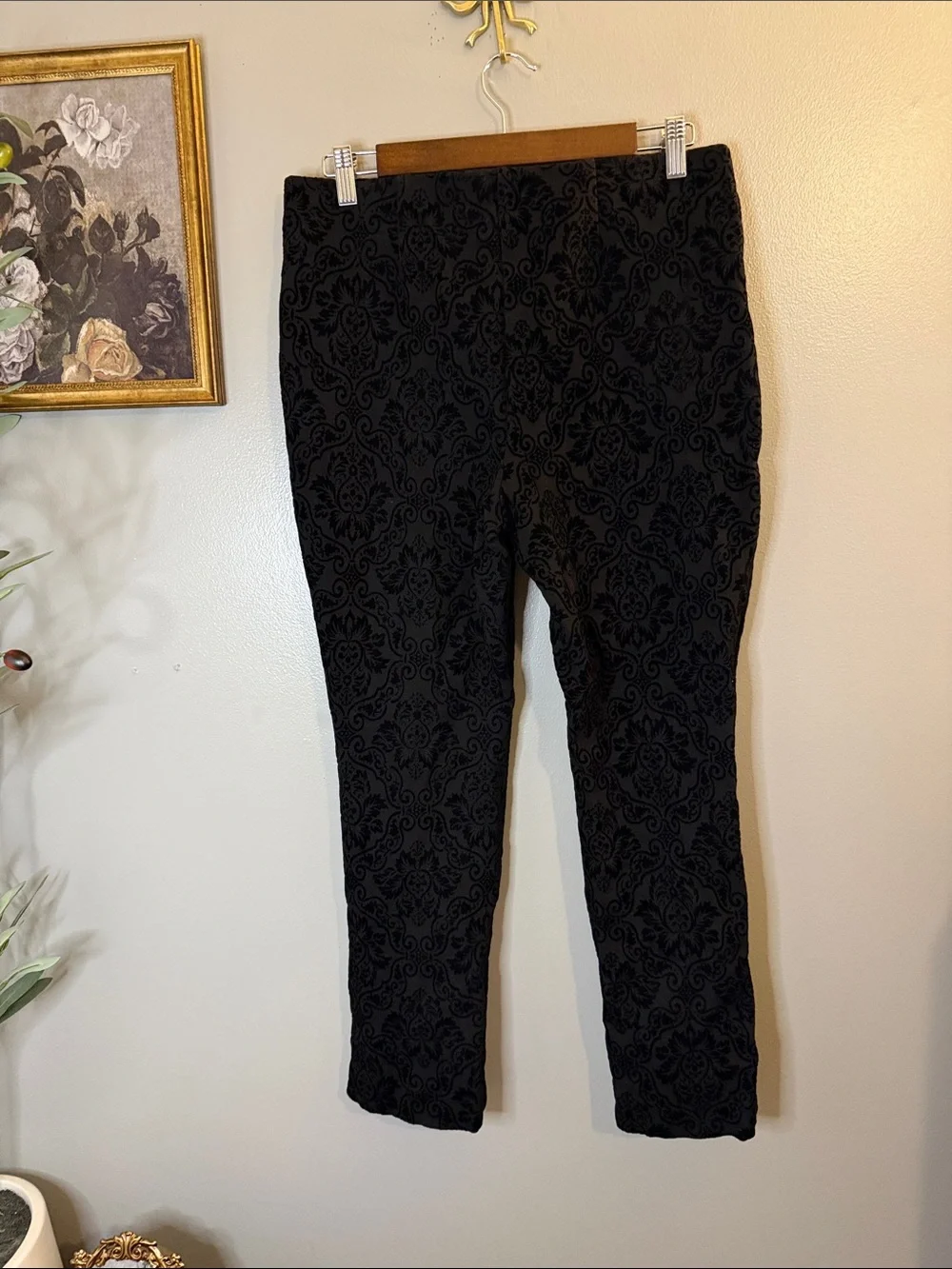 Chico’s Black Flocked Damask Slim Ankle Pants | Textured Stretch 10 - Picture 7 of 7